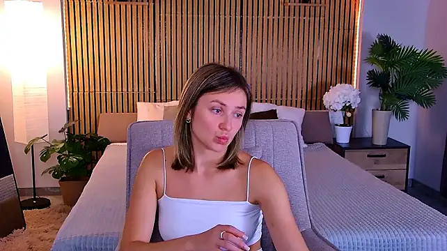EmeraldGlow's Live XXX Chat