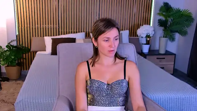 EmeraldGlow Chat XXX in diretta