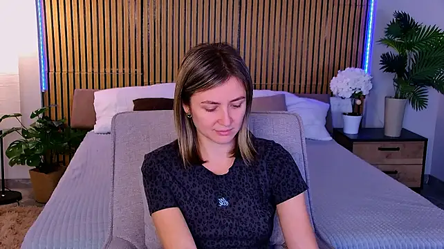 EmeraldGlow's Live XXX Chat