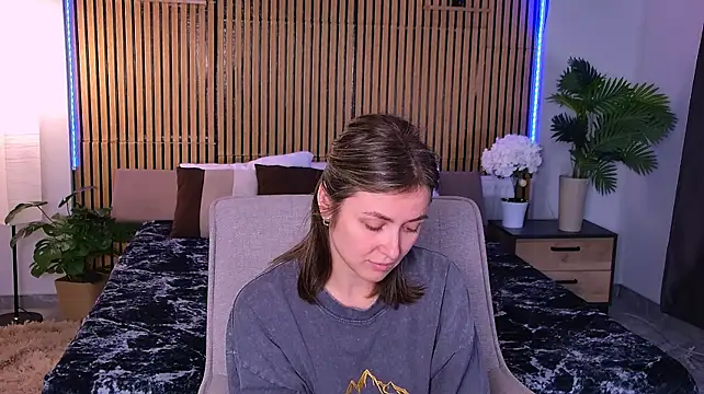 EmeraldGlow Chat XXX live