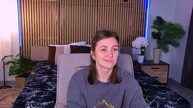 EmeraldGlow's Live XXX Chat