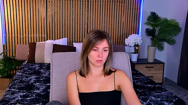 EmeraldGlow Webcam Show