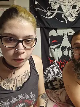 Show modela whatevaandissues na web-kameri