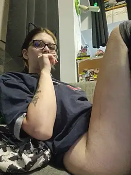 whatevaandissues – webcam-show