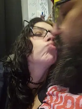 whatevaandissues' Webcam Show
