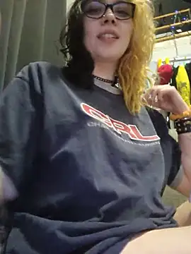 whatevaandissues Show Webcam