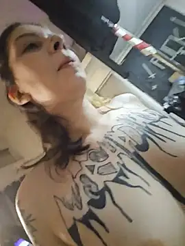 whatevaandissuesn Live XXX chat