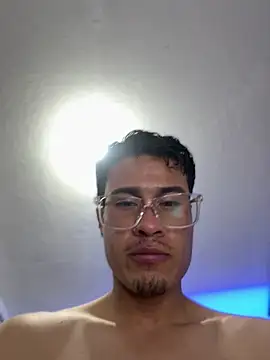 TavoHot_ Show in webcam