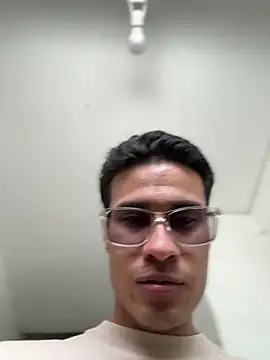 TavoHot_ Adlı Modelin Web Kamerası Şovu