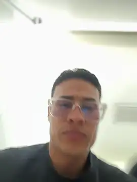 הופעת וובקאם של TavoHot_