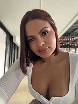 Irina_Velvett Adlı Modelin Canlı XXX Sohbeti