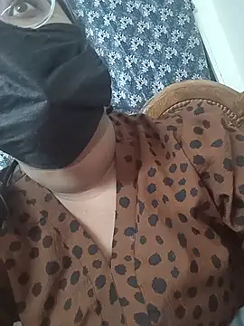 MaggieTelugu-15's Live XXX Chat