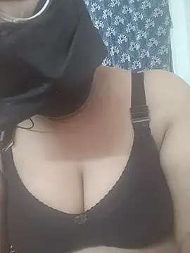 MaggieTelugu-15's Live XXX Chat