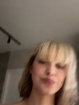 BellaSecrettt's Webcam Show