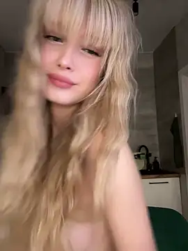 BellaSecrettt's Webcam Show