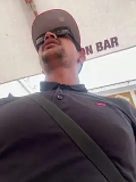 bigdick211292 Show in webcam