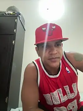 bigdick211292 网络视讯表演