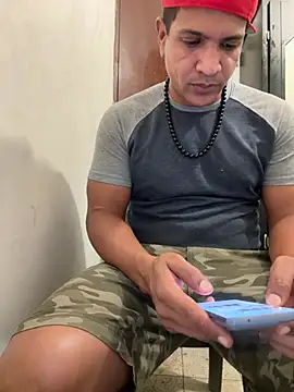 bigdick211292 在線直播表演