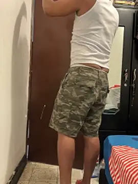 bigdick211292 在線直播表演
