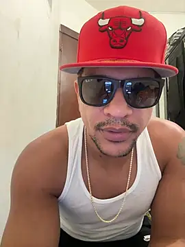 bigdick211292 Show in webcam