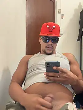 bigdick211292 Show in webcam