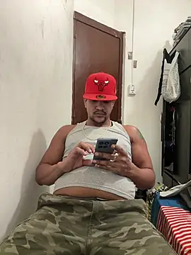 bigdick211292 Show in webcam