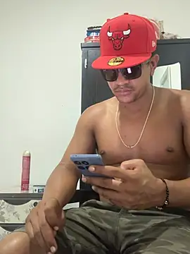bigdick211292 Chat XXX in diretta