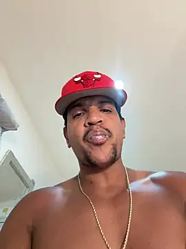 bigdick211292 在線直播表演