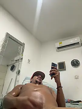 bigdick211292 Show in webcam
