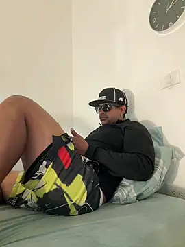 bigdick211292 Show in webcam