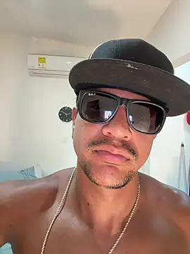 bigdick211292n Webbikameraesitys