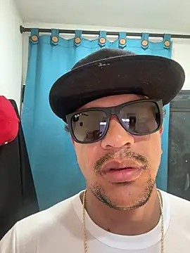 bigdick211292 webkamerás műsora