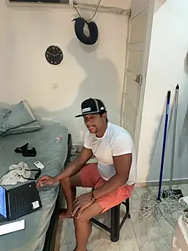 bigdick211292: διαδικτυακό σόου στην κάμερα