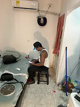 bigdick211292 Show in webcam