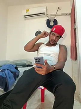 bigdick211292 Show in webcam