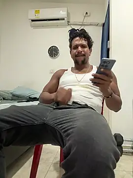 bigdick211292 Show in webcam