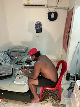 bigdick211292 Show in webcam