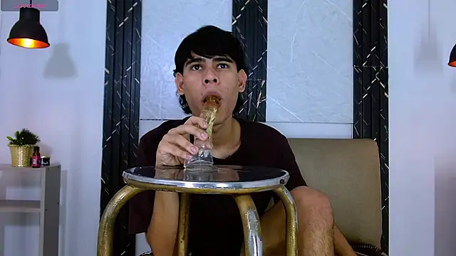 KevinBrooks_ 网络视讯表演