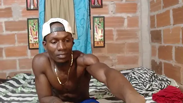 Show modela miltonjjakee na web-kameri