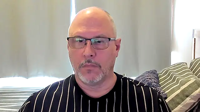 Pokazy przed kamerką – Nudist_Aussie_Daddy