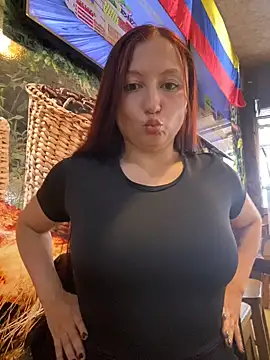Scarlet_auraa Adlı Modelin Canlı XXX Sohbeti