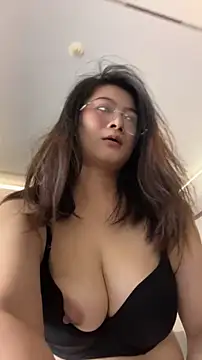 mo-mo-69's Webcam Show