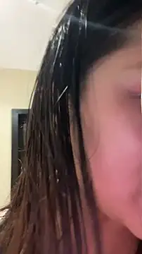 mo-mo-69 Show Webcam