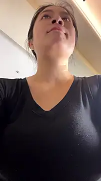 mo-mo-69 Chat XXX in diretta