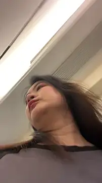 הופעת וובקאם של mo-mo-69