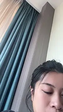 mo-mo-69 在線直播表演