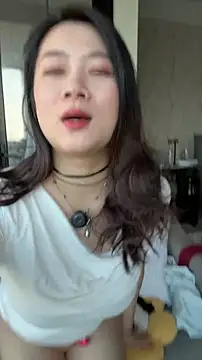 mo-mo-69 Pertunjukan Webcam