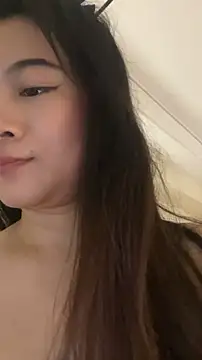 mo-mo-69's Live XXX Chat