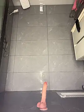 mo-mo-69 Show Webcam