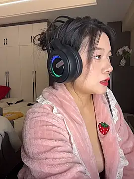 mo-mo-69 在線直播表演